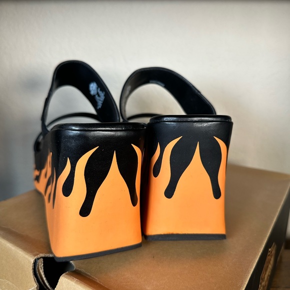 NWT Y2K Harley Davidson Black and Orange Flame Wedge Sandals - Picture 2 of 8